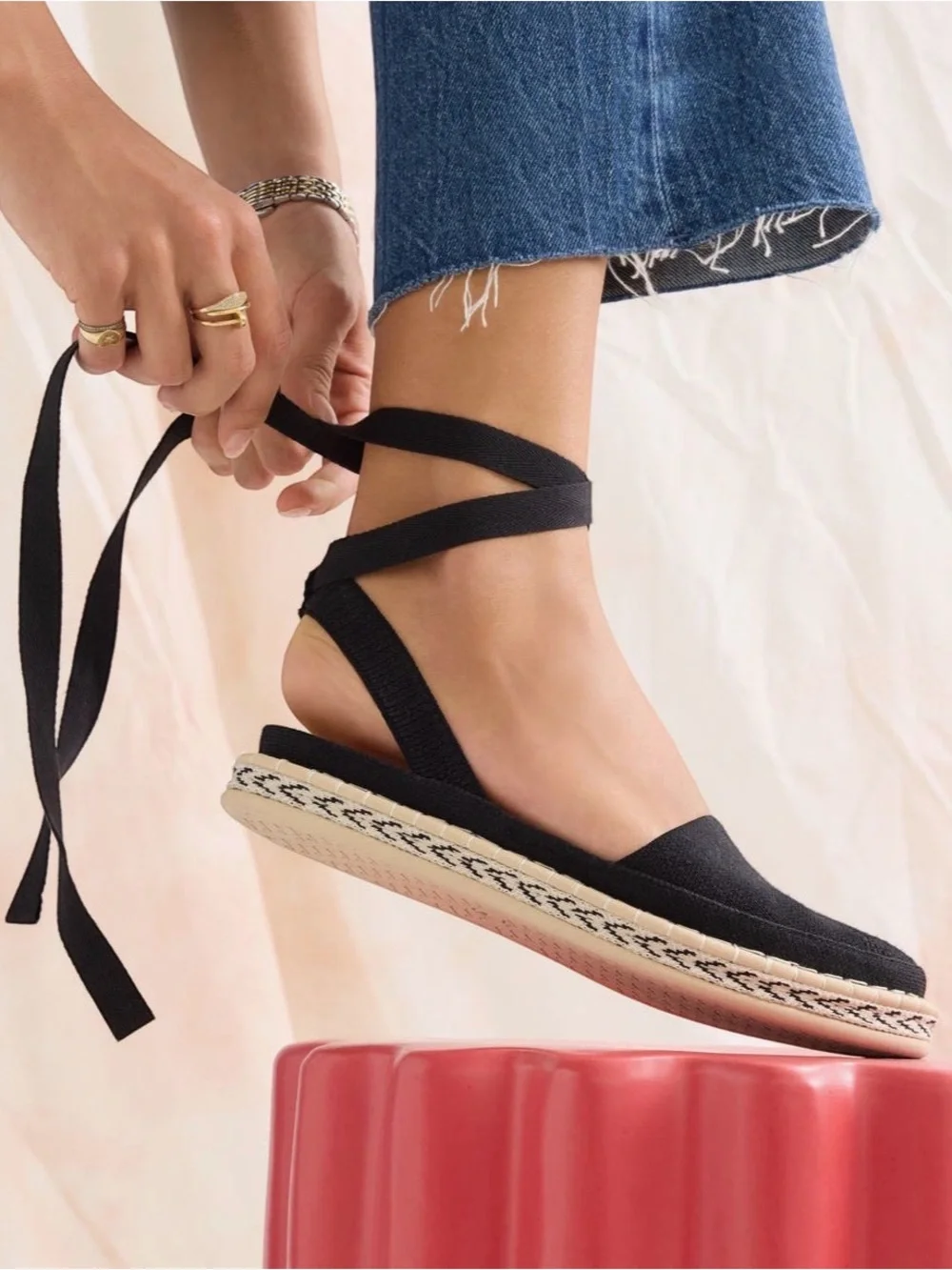 N/A comfortable black